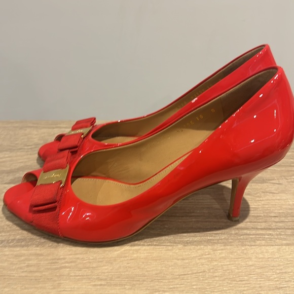 Pre-Owned Salvatore Ferragamo Red Peep Toe Heels - Picture 2 of 9